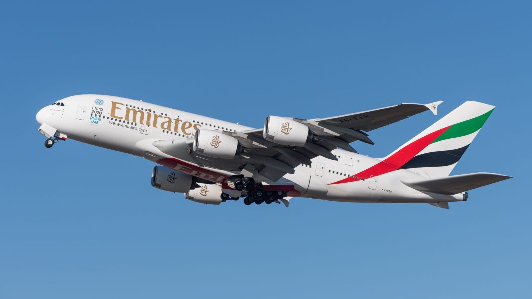 Emirates_Airbus_A380-861_A6-EER_MUC_2015_04-scaled-1